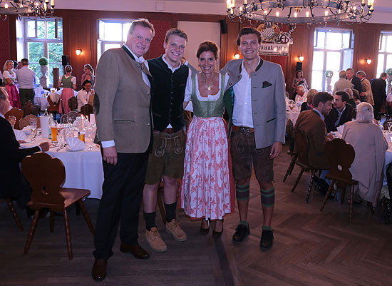 Franz Georg und Birgit Strauß mit den Söhnen Julius und Augustin  ©Fotos:  Marianne Strauß Stiftung